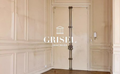 Superb 18th Century Château With C. 12 Ha Of Land