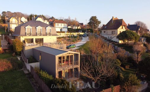 Manor House And Its Annexes Near Deauville