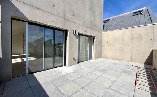 Superb 18th Century Château With C. 12 Ha Of Land