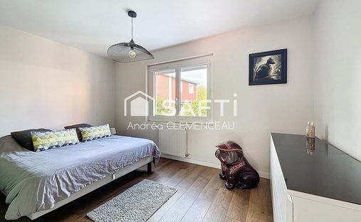 Castle for Sale in Mérignac, Nouvelle-Aquitaine, France