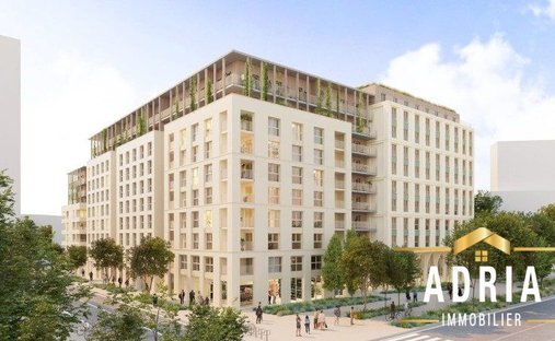 Superb 18th Century Château With C. 12 Ha Of Land