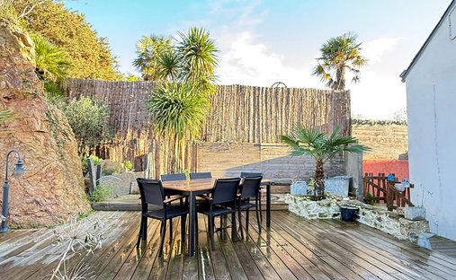 Castle for Sale in Auray, Brittany, France