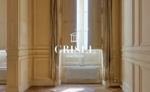 Superb 18th Century Château With C. 12 Ha Of Land