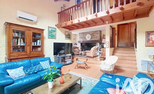 14th C. Chateau With A House