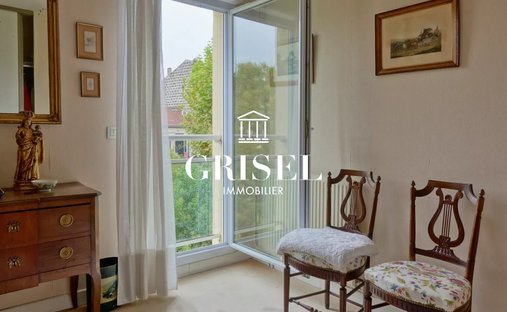 Superb 18th Century Château With C. 12 Ha Of Land