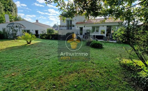 Castle for Sale in Challans, Pays de la Loire, France - 3