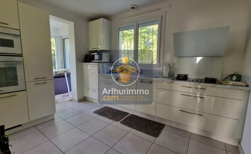 Castle for Sale in Challans, Pays de la Loire, France