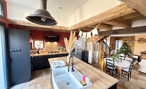 Castle for Sale in Auray, Brittany, France