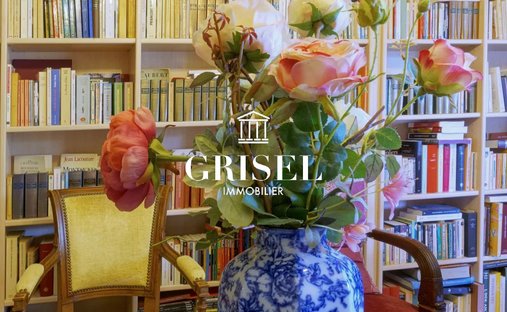 Superb 18th Century Château With C. 12 Ha Of Land