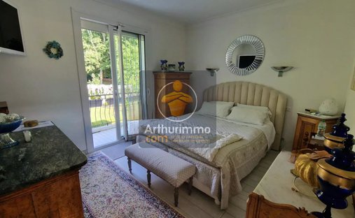 Castle for Sale in Challans, Pays de la Loire, France