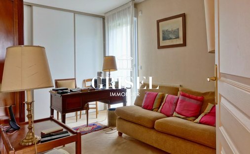 Superb 18th Century Château With C. 12 Ha Of Land