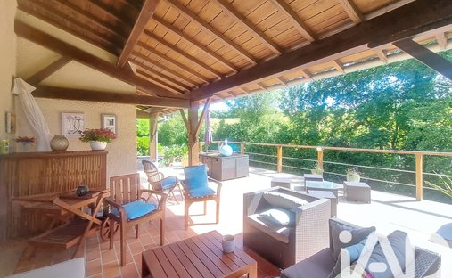 14th C. Chateau With A House