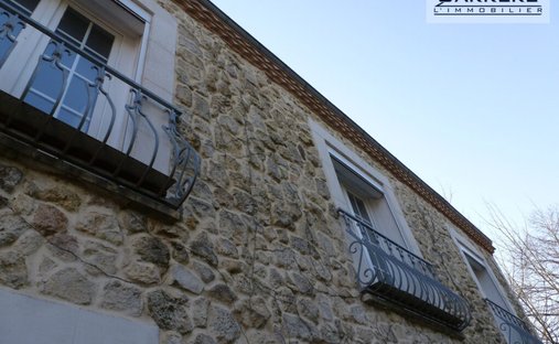 House in Sud, Artigues-pres-Bordeaux, France 1