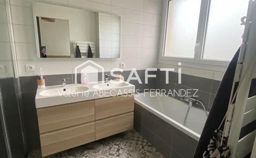 Castle for Sale in Toulouse, Occitanie, France