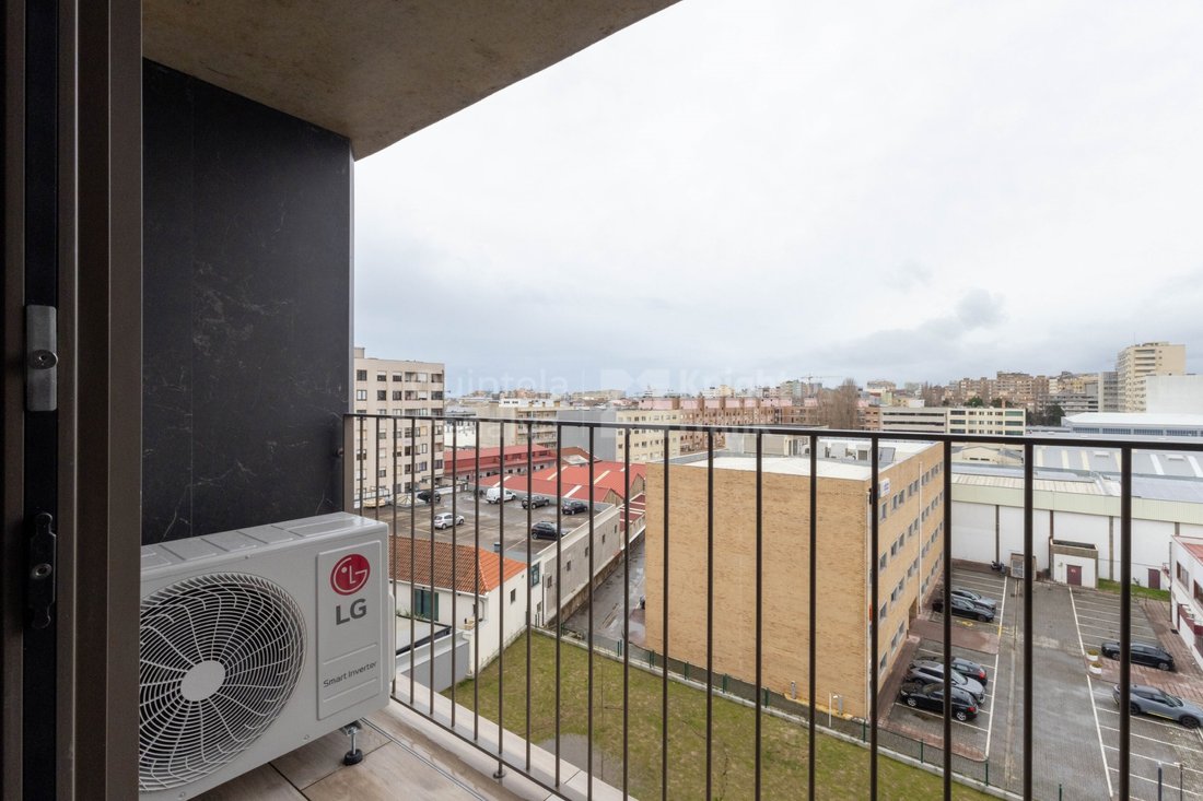 Apartment in Matosinhos e Leca da Palmeira, Porto District, Portugal 4 - 16862447