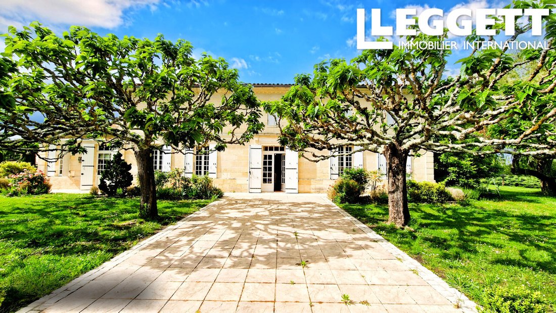 House in Saint-Christophe-de-Double, Nouvelle-Aquitaine, France 1 - 14402609