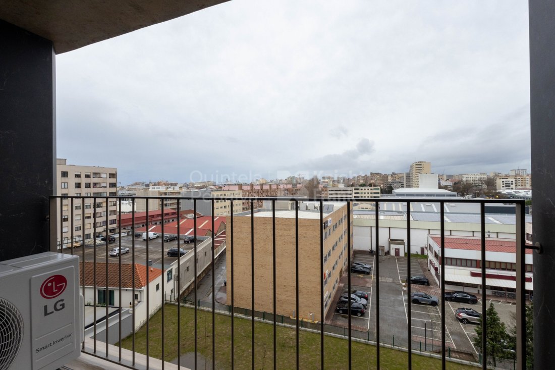 Apartment in Matosinhos e Leca da Palmeira, Porto District, Portugal 5 - 16862447