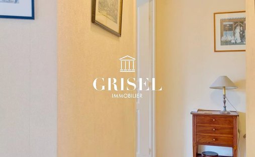 Superb 18th Century Château With C. 12 Ha Of Land