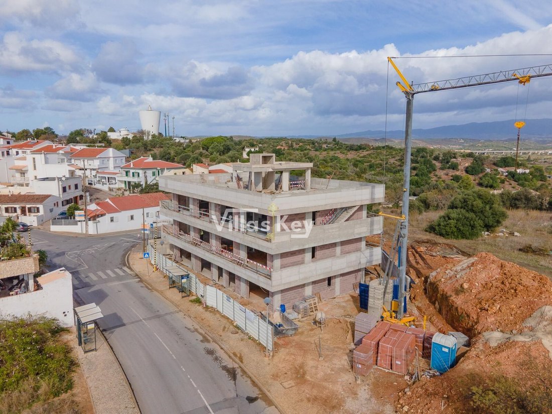 Apartment in Mexilhoeira Grande, Algarve, Portugal 1 - 16835377