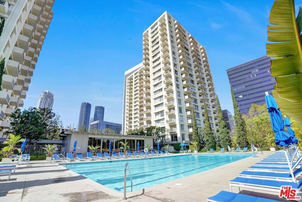 Condo in Los Angeles, California, United States 3 - 16870250