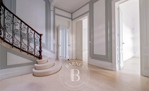 Superb 18th Century Château With C. 12 Ha Of Land - 4