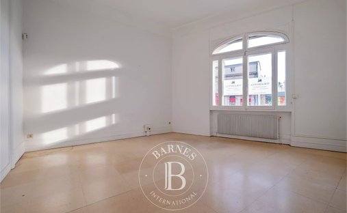 Superb 18th Century Château With C. 12 Ha Of Land