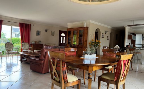 Beautiful 19th C. Chateau On The Banks Of The Loire River, 25 Minutes From Angers.