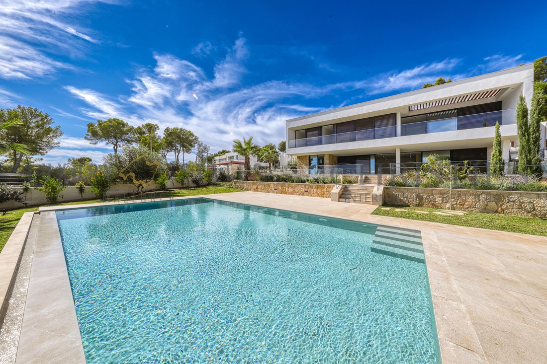 Villa in Sol de Mallorca, Calvia, Balearic Islands 1 - 16880863