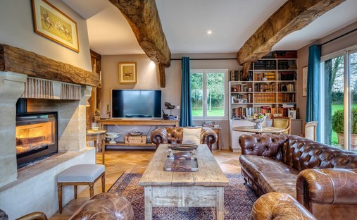 Castle for Sale in Pont-l'Évêque, Normandy, France