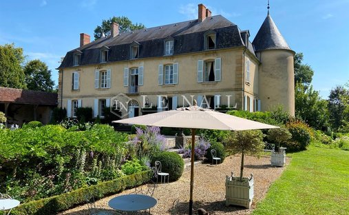 An 18th Century Manor With A Swimming Pool, Outhouses And 6.5 Hectares Of Grounds With A River