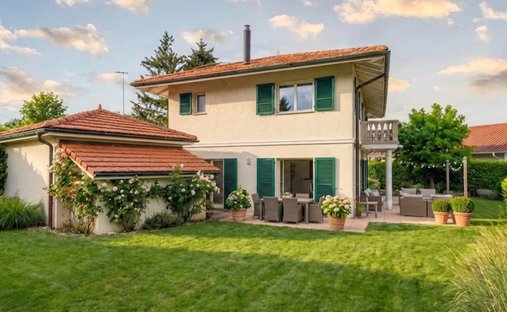 Haus in Aubonne, Waadt, Schweiz 1