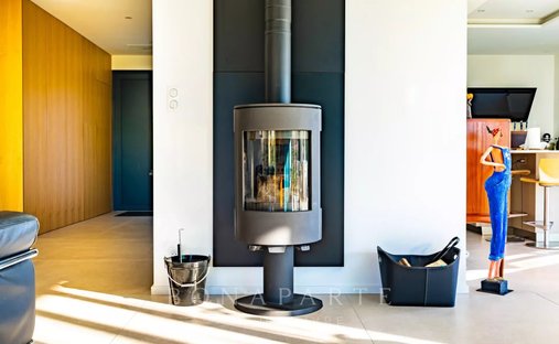 1h30 From Paris By Tgv – An Exceptional Listed 16th/18th/19th Century Chateau With Annexes And A Swi