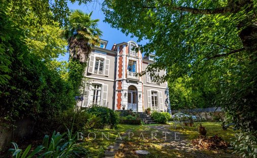 Castle for Sale in Pau, Nouvelle-Aquitaine, France