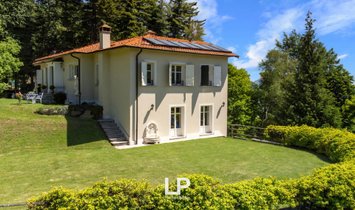 Villa in Nebbiuno, Piemont, Italien 1