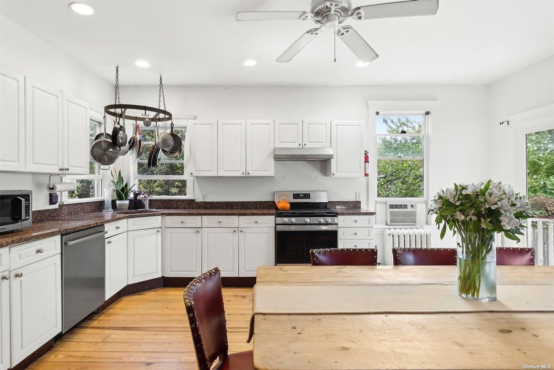House in Greenport West, New York, United States 4 - 14987125