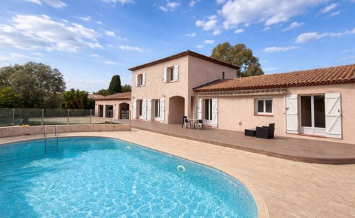 House in Six-Fours-les-Plages, Provence-Alpes-Côte d'Azur, France 1