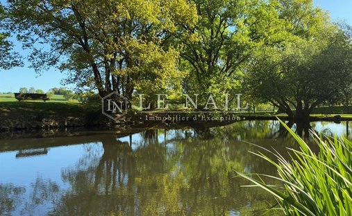A Chateau From The 17th And 18th Centuries, Listed As A Regional Historical Monument, On