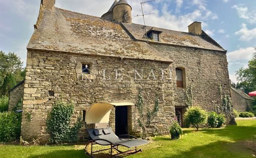 Sale Of A Castle In Guingamp, 693m² 26 Rooms €1,659,000 Côtes D'armor
