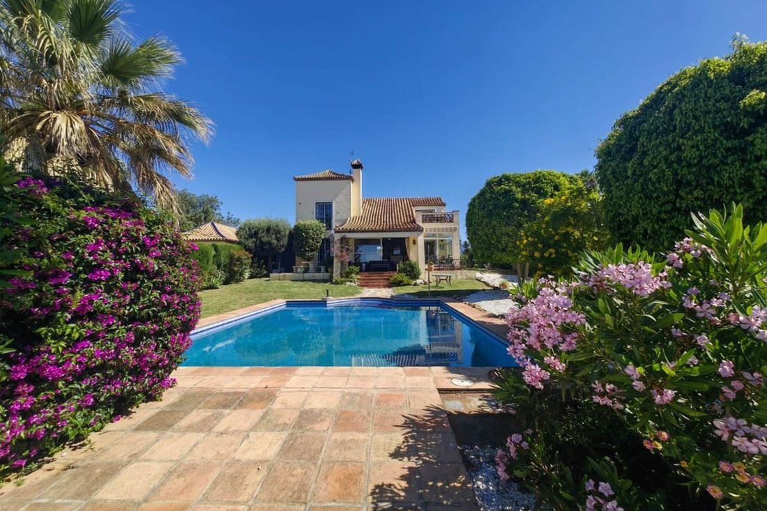 Villa in Estepona, Andalusia, Spain 1 - 16870126