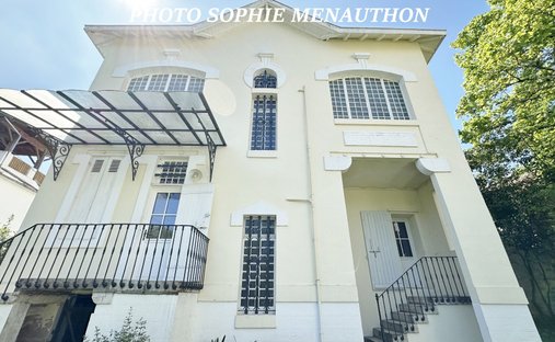 Castle for Sale in Dax, Nouvelle-Aquitaine, France