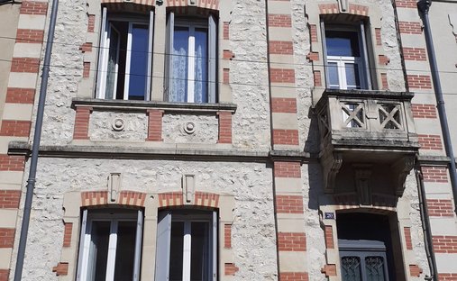 Agen Charming Estate With Manor House, Caretaker's House, Barn For Events, River, Lake 19 Hectares