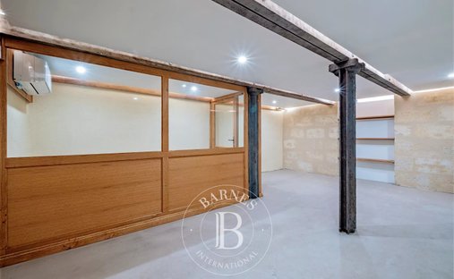 Superb 18th Century Château With C. 12 Ha Of Land