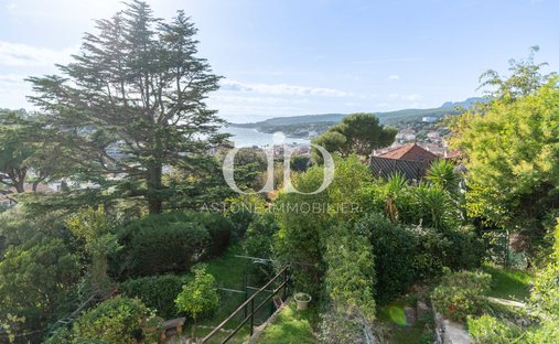 Castle for Sale in Cassis, Provence-Alpes-Côte d'Azur, France