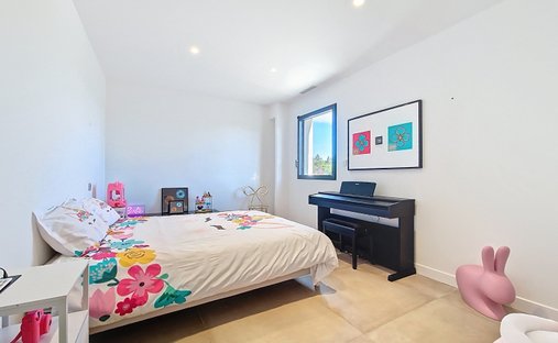 Castle for Sale in Narbonne, Occitanie, France