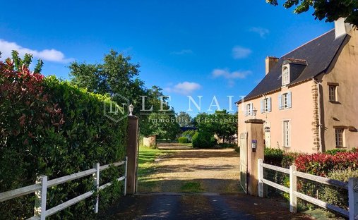 A Chateau From The 17th And 18th Centuries, Listed As A Regional Historical Monument, On