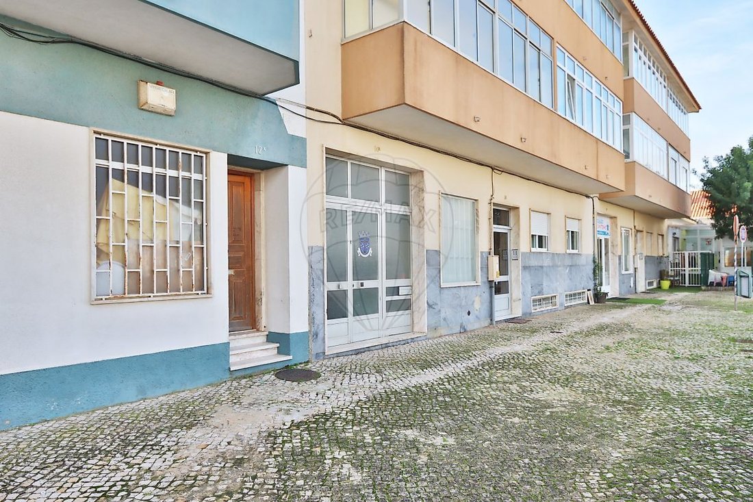 Porto Salvo, Lisbon, Portugal 4 - 16861942