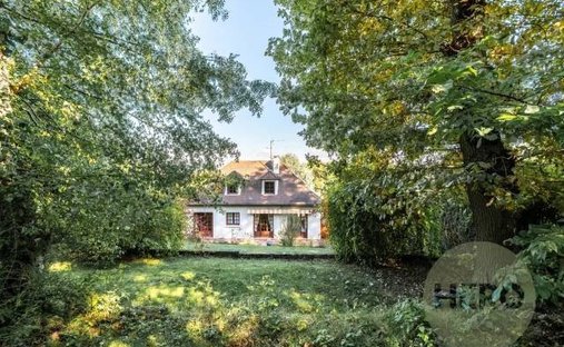 House 6 Room(s) 4 Bedroom(s) 210 M²