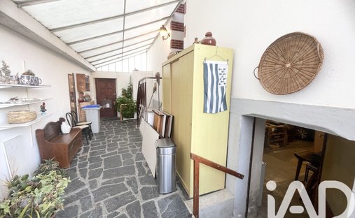 Vendée (85) 18th Century Listed Chateau Estate Of 42 Hectares