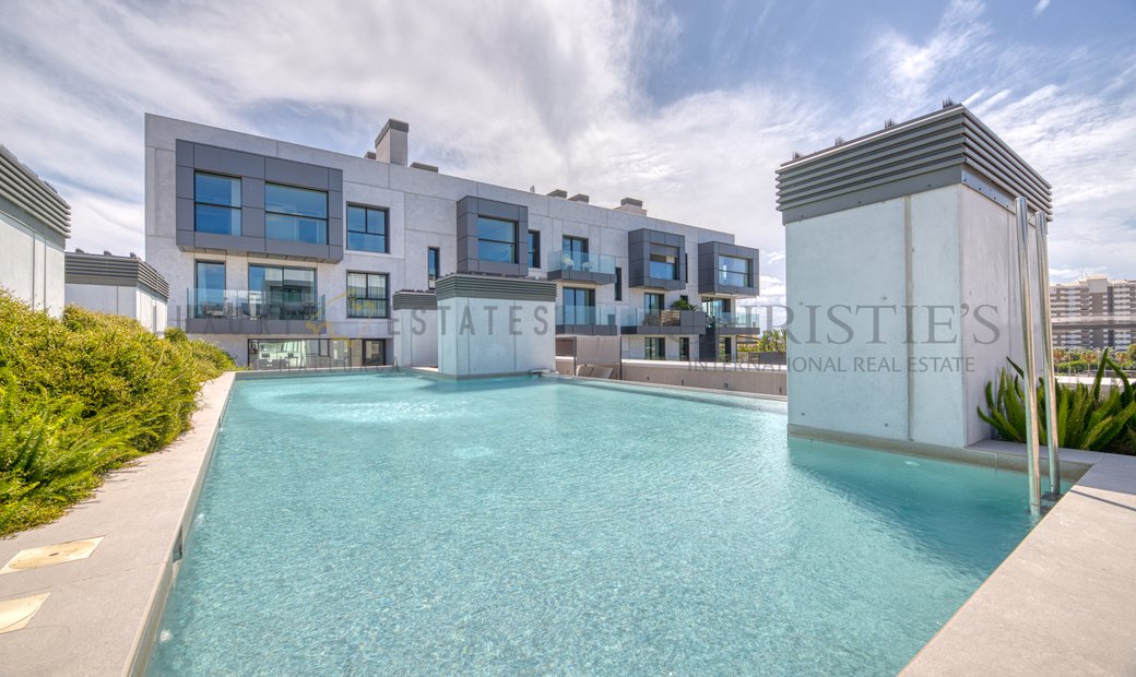 Manhattan Mashup: Penthouse Grafted Onto a Historic NYC Building Is ... - Building With Penthouse Yoga Studio