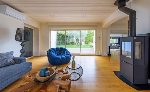 Castle for Sale in Mauguio, Occitanie, France